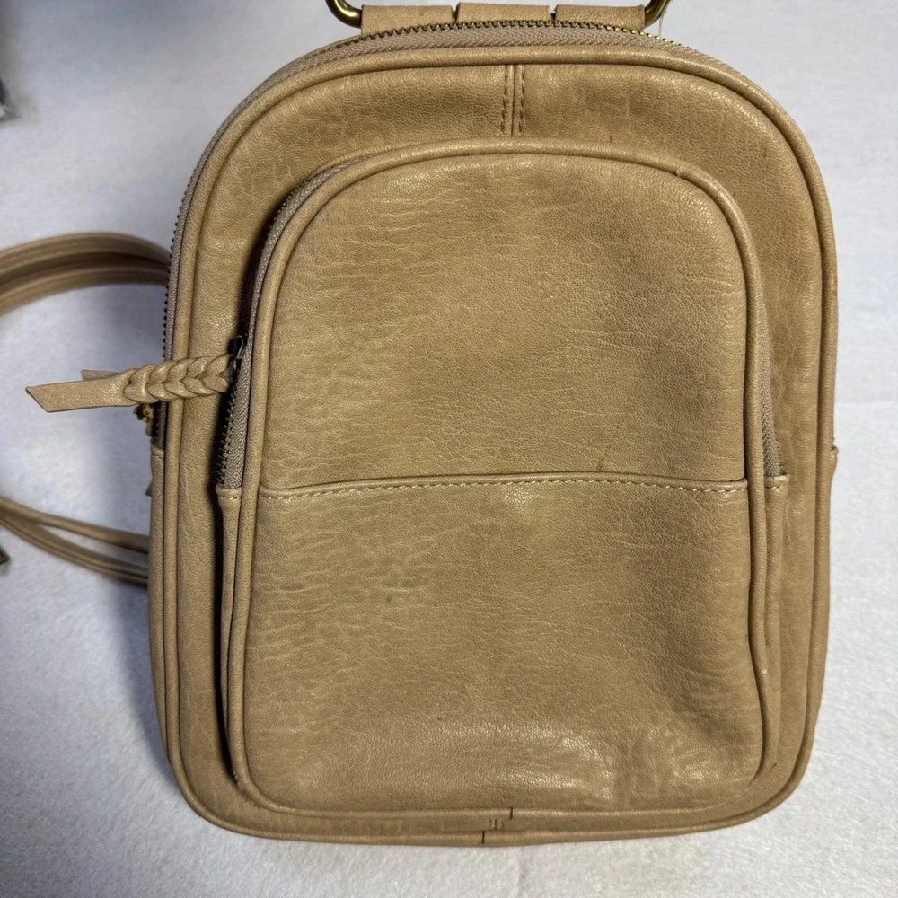 Antik Kraft Tan Vegan Leather Backpack Gold Ring‎ Accent Braided Zipper Pulls